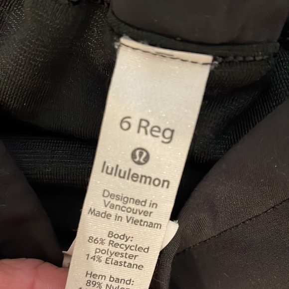 Lululemon Womens running shorts size 6 - Picture 2 of 5